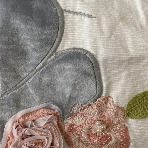 INSPIRED TREASURES EASTER RABBIT NWT EMBROIDERED TABLE RUNNER 16" X 72” - Picture 8 of 8